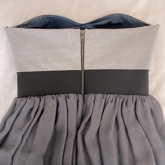 La Rok - Layered Chiffon Strapless Mini Dress, Size M - Picture 2 of 2